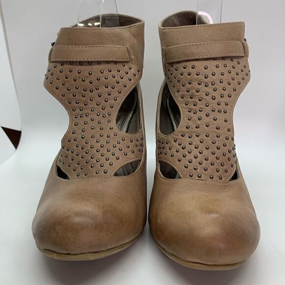 Aldo Tan stud heeled bootie - Picture 2 of 8